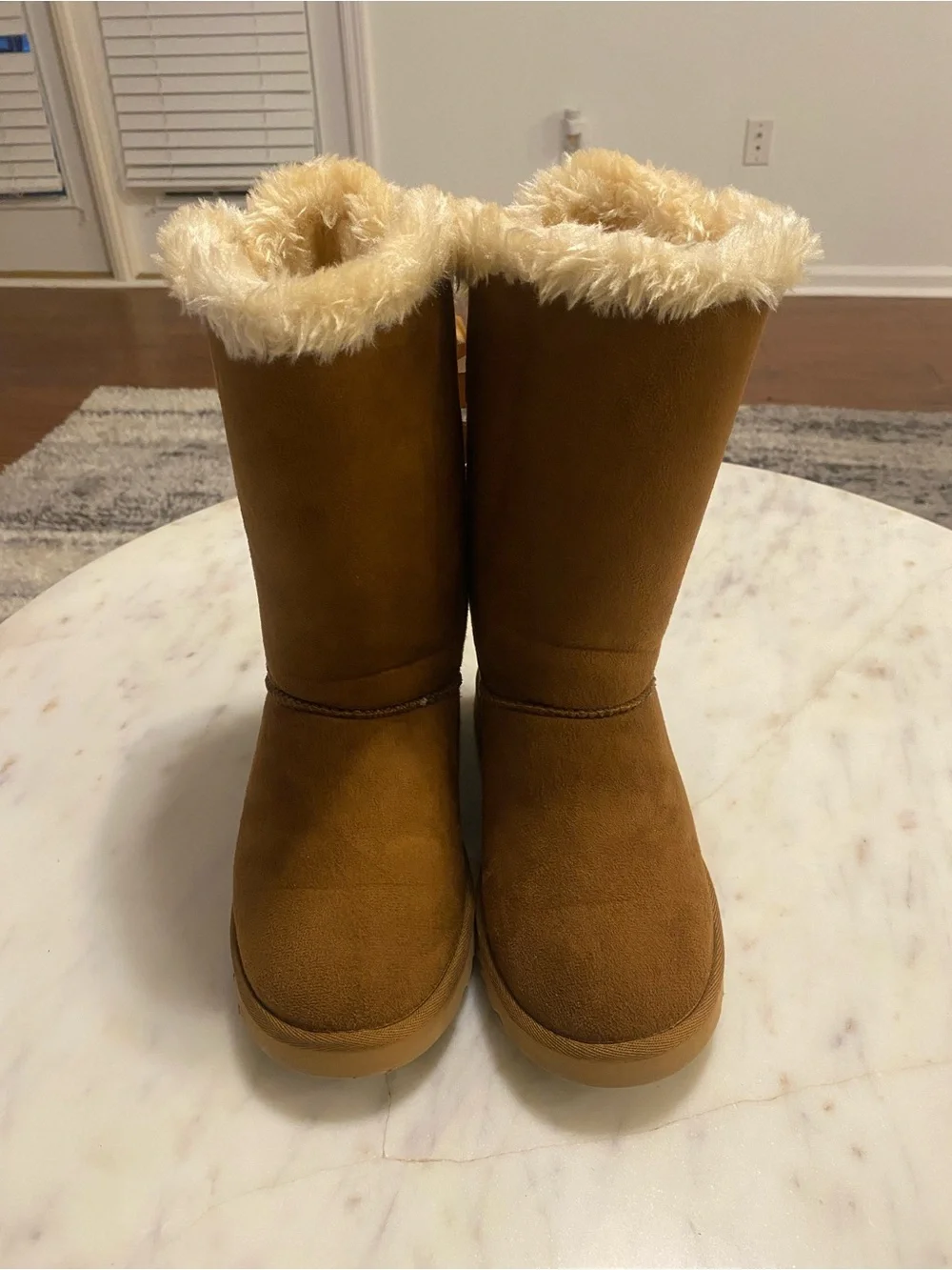 Women's Mid-Calf UGG Boots - Chestnut